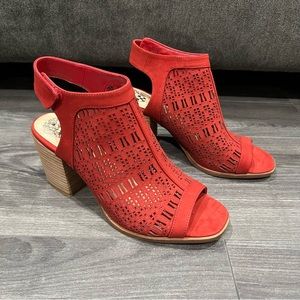 NWT Vince Canute Keannie Block Heel Sandal Cherry Red